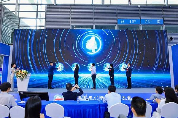 揭秘：特朗普家族320亿加密帝国的幕后推手是币安赵长鹏？